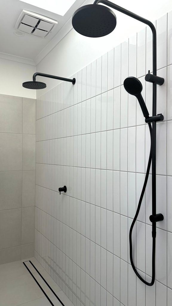 Double Showerheads, Nain