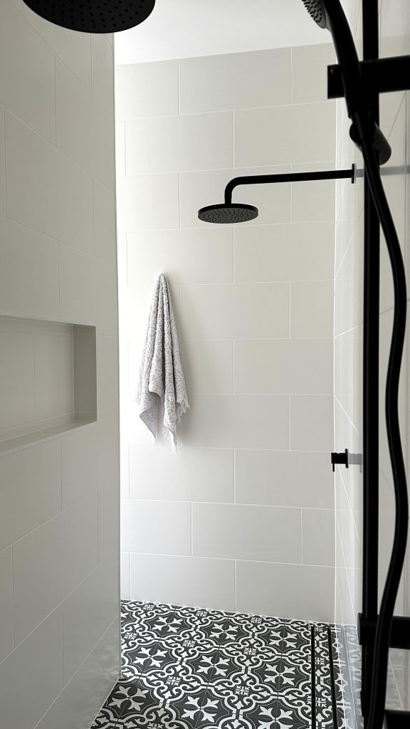 Double Showerheads, Brukunga