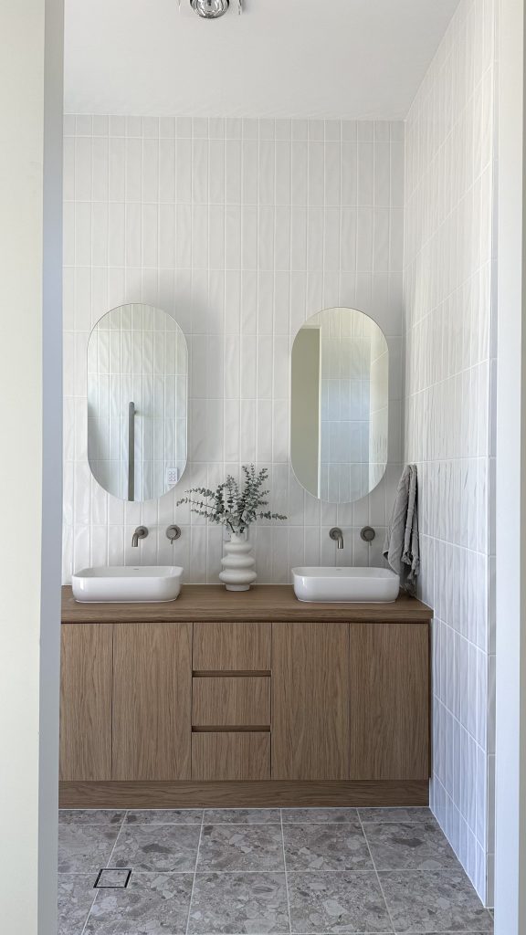 Double Sinks, Oakbank