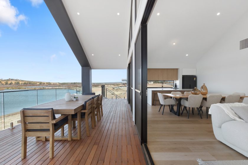 Balcony in pole frame home