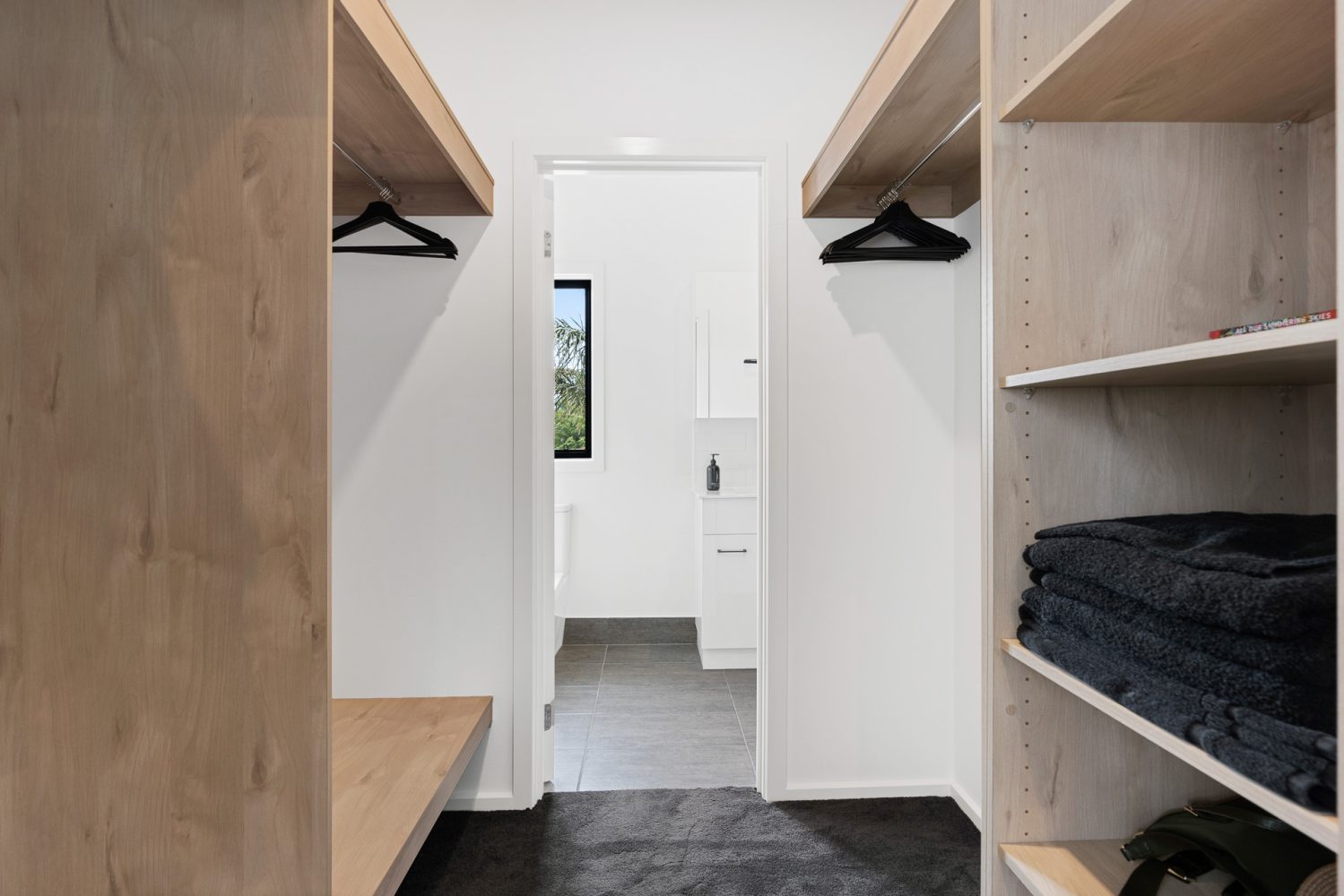 Tips for Creating the Perfect Walk-In Robe - Kookaburrahomes.com.au
