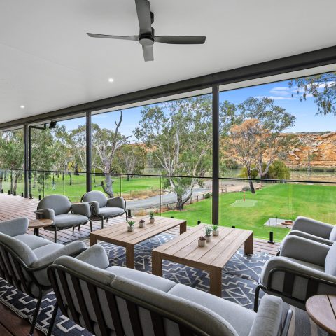 Alfresco in pole frame home